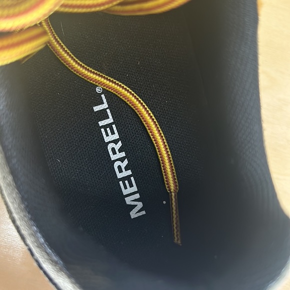 Merrells like new! Brand new hiking laces size 9 - Picture 3 of 5